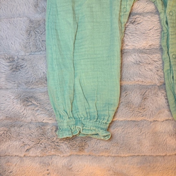 24 Months Curious by Peek Green Smocked Romper, Snap Buttons, St Patrick’s Day - Picture 4 of 8